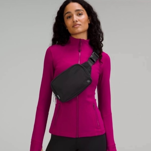 ⚡️NWT⚡️ Lululemon Everywhere Belt Bag Large - Picture 2 of 5